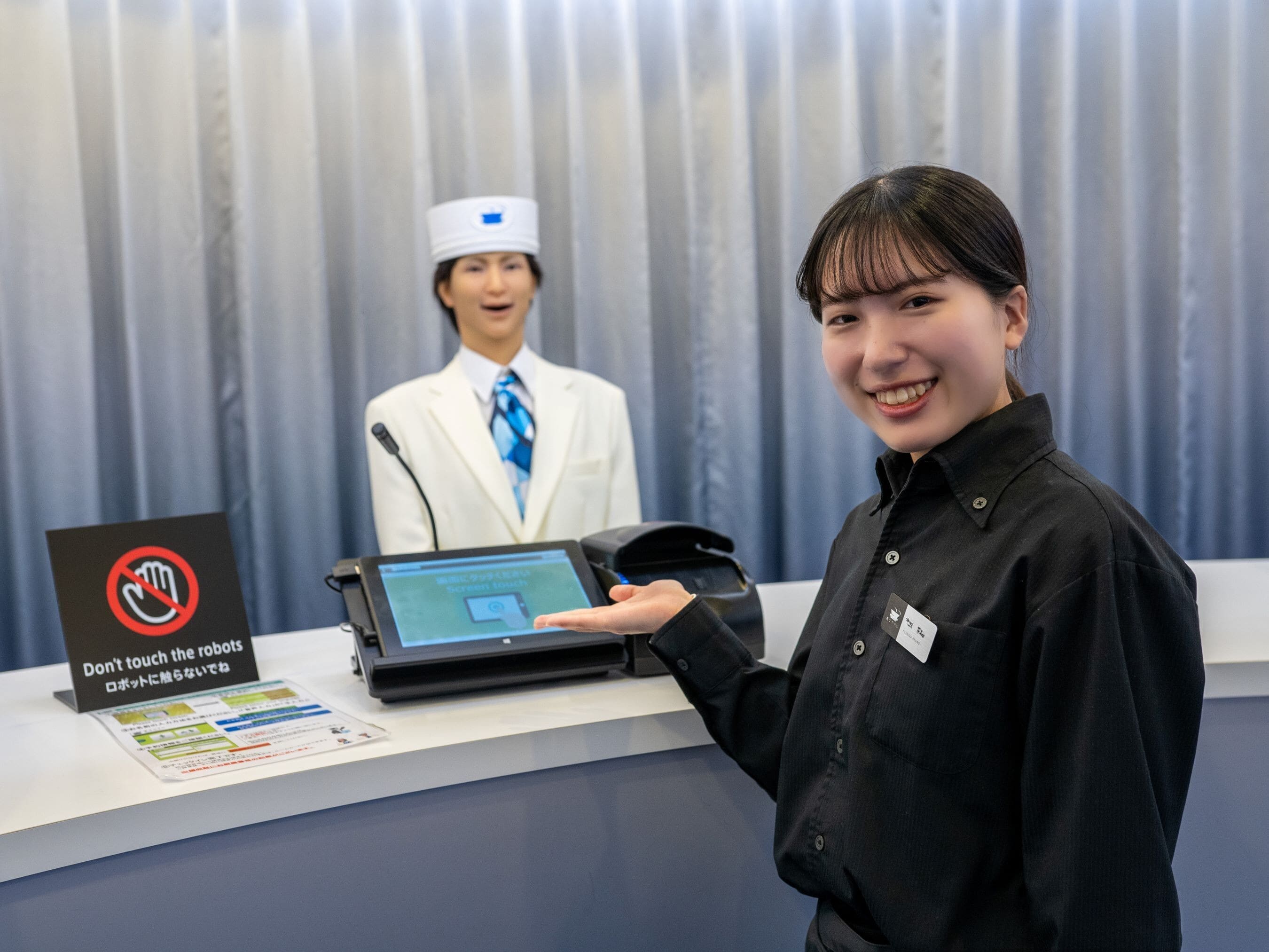 社員写真②（名札モザイク）
